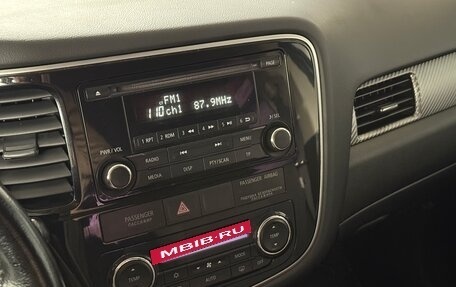 Mitsubishi Outlander III рестайлинг 3, 2014 год, 1 280 000 рублей, 16 фотография