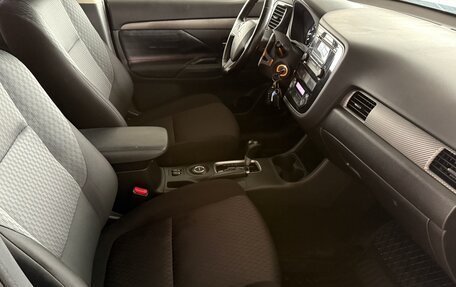 Mitsubishi Outlander III рестайлинг 3, 2014 год, 1 280 000 рублей, 18 фотография