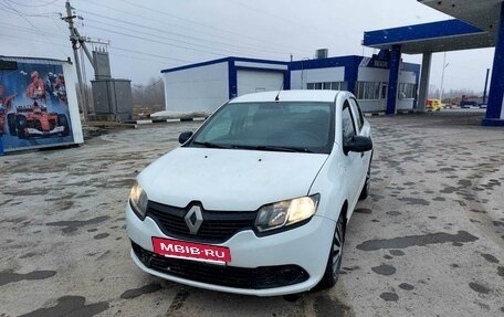 Renault Logan II, 2015 год, 600 000 рублей, 2 фотография