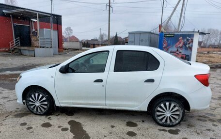 Renault Logan II, 2015 год, 600 000 рублей, 14 фотография