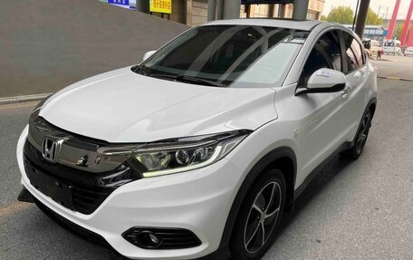 Honda Vezel, 2020 год, 1 740 000 рублей, 1 фотография