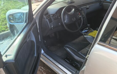 Mercedes-Benz E-Класс, 2002 год, 565 000 рублей, 2 фотография