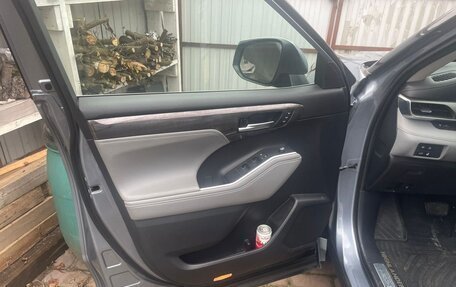 Toyota Highlander, 2020 год, 4 600 000 рублей, 5 фотография