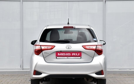 Toyota Vitz, 2018 год, 899 000 рублей, 7 фотография