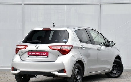 Toyota Vitz, 2018 год, 899 000 рублей, 3 фотография