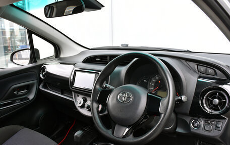 Toyota Vitz, 2018 год, 899 000 рублей, 13 фотография