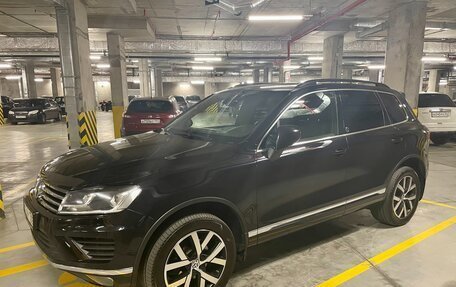 Volkswagen Touareg III, 2017 год, 3 850 000 рублей, 4 фотография