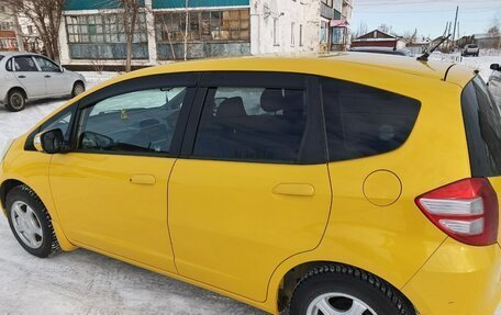 Honda Fit III, 2009 год, 710 000 рублей, 2 фотография