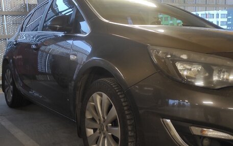 Opel Astra J, 2013 год, 950 000 рублей, 2 фотография