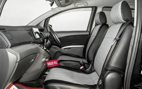 Toyota ISis I, 2010 год, 1 280 000 рублей, 6 фотография