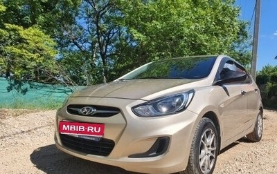 Hyundai Solaris II рестайлинг, 2012 год, 800 000 рублей, 1 фотография