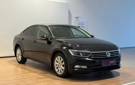 Volkswagen Passat B8 рестайлинг, 2016 год, 1 670 000 рублей, 3 фотография