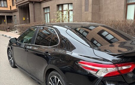 Toyota Camry, 2018 год, 2 000 000 рублей, 4 фотография