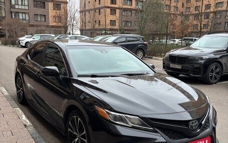 Toyota Camry, 2018 год, 2 000 000 рублей, 2 фотография