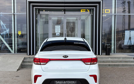 KIA Rio IV, 2018 год, 1 200 000 рублей, 5 фотография