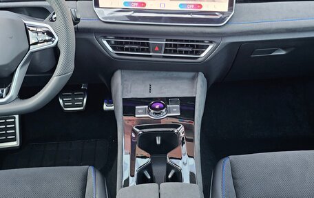 Volkswagen Tiguan, 2025 год, 4 950 000 рублей, 39 фотография