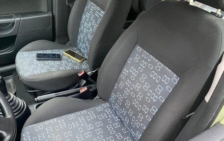 Ford Fiesta, 2005 год, 300 000 рублей, 2 фотография