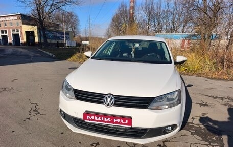 Volkswagen Jetta VI, 2013 год, 1 110 000 рублей, 1 фотография
