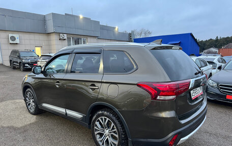 Mitsubishi Outlander III рестайлинг 3, 2018 год, 2 270 000 рублей, 4 фотография