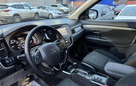 Mitsubishi Outlander III рестайлинг 3, 2018 год, 2 270 000 рублей, 5 фотография