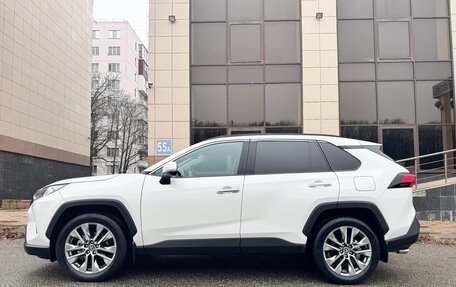 Toyota RAV4, 2020 год, 3 395 000 рублей, 2 фотография