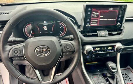 Toyota RAV4, 2020 год, 3 395 000 рублей, 7 фотография