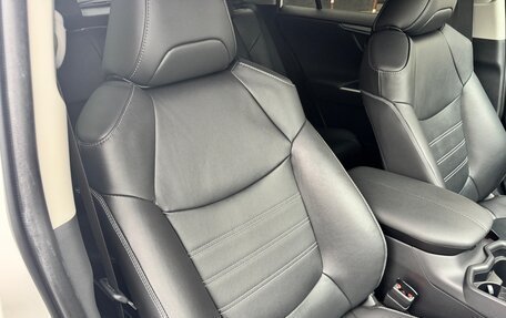 Toyota RAV4, 2020 год, 3 395 000 рублей, 11 фотография