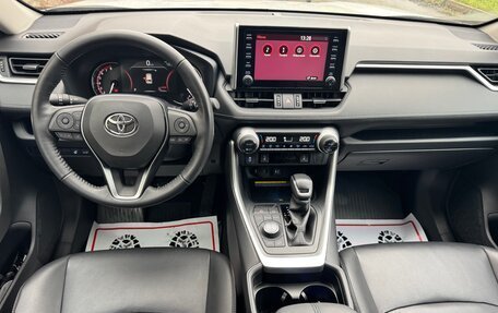 Toyota RAV4, 2020 год, 3 395 000 рублей, 16 фотография