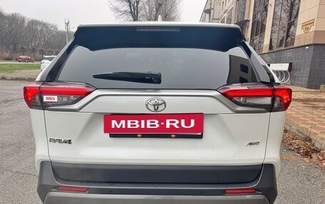 Toyota RAV4, 2020 год, 3 395 000 рублей, 29 фотография