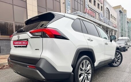 Toyota RAV4, 2020 год, 3 395 000 рублей, 34 фотография