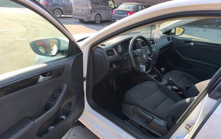 Volkswagen Jetta VI, 2013 год, 1 110 000 рублей, 4 фотография