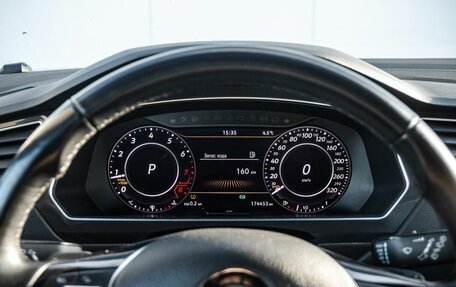 Volkswagen Tiguan II, 2018 год, 2 600 000 рублей, 24 фотография