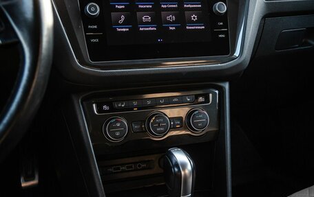 Volkswagen Tiguan II, 2018 год, 2 600 000 рублей, 30 фотография