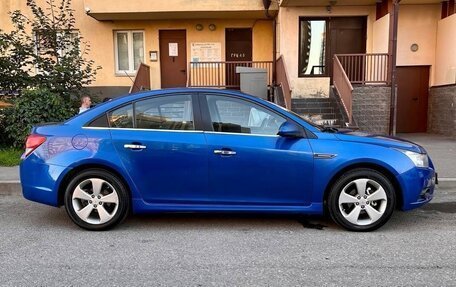 Chevrolet Cruze II, 2011 год, 700 000 рублей, 6 фотография