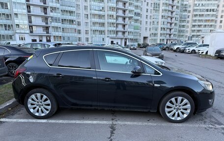 Opel Astra J, 2011 год, 950 000 рублей, 2 фотография