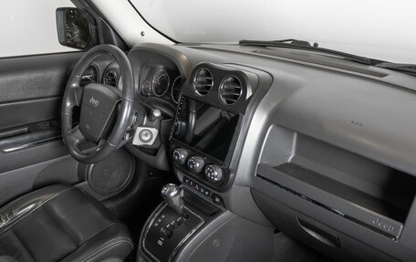 Jeep Liberty (Patriot), 2010 год, 851 000 рублей, 2 фотография