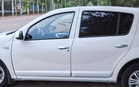 Renault Sandero I, 2013 год, 780 000 рублей, 2 фотография