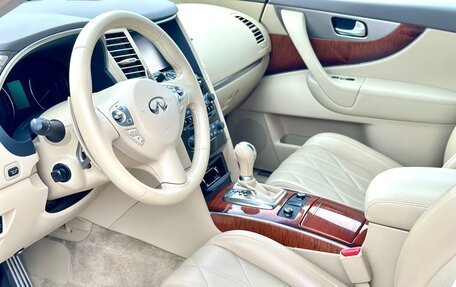 Infiniti QX70, 2016 год, 2 770 000 рублей, 15 фотография