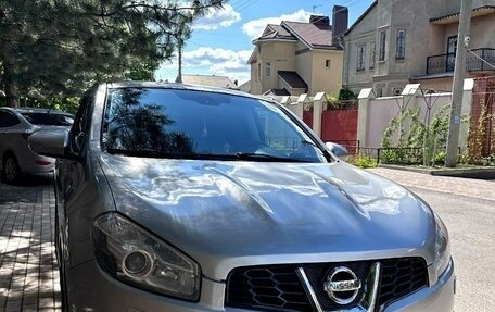 Nissan Qashqai, 2010 год, 888 000 рублей, 2 фотография