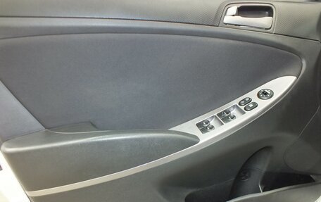 Hyundai Solaris II рестайлинг, 2014 год, 1 040 000 рублей, 8 фотография