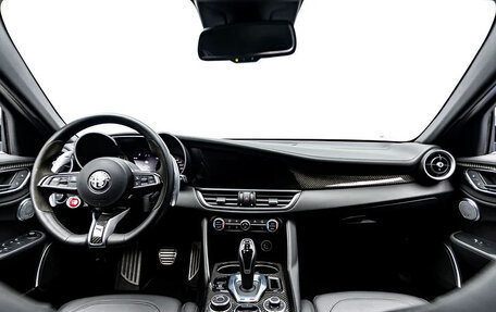 Alfa Romeo Giulia II, 2022 год, 9 920 047 рублей, 12 фотография