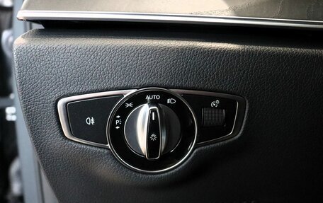 Mercedes-Benz E-Класс, 2019 год, 3 360 000 рублей, 13 фотография