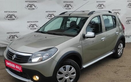 Renault Sandero I, 2013 год, 725 000 рублей, 2 фотография