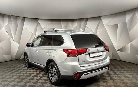 Mitsubishi Outlander III рестайлинг 3, 2018 год, 1 997 000 рублей, 4 фотография