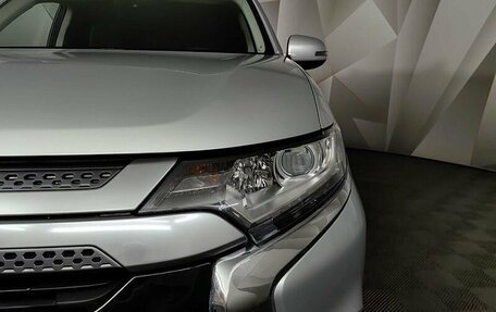 Mitsubishi Outlander III рестайлинг 3, 2018 год, 1 997 000 рублей, 10 фотография