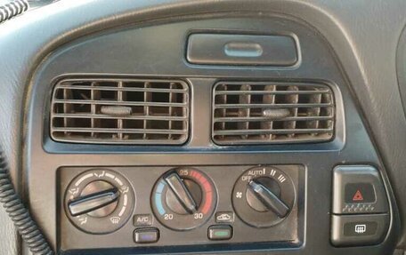 Nissan Terrano II рестайлинг, 1995 год, 630 000 рублей, 4 фотография