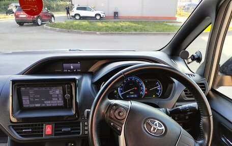 Toyota Noah III, 2015 год, 1 950 000 рублей, 10 фотография