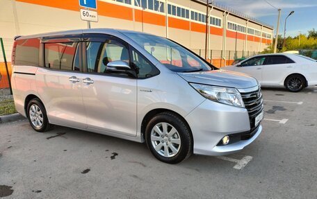 Toyota Noah III, 2015 год, 1 950 000 рублей, 8 фотография