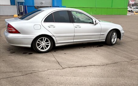 Mercedes-Benz C-Класс, 2004 год, 720 000 рублей, 4 фотография