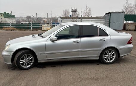 Mercedes-Benz C-Класс, 2004 год, 720 000 рублей, 3 фотография